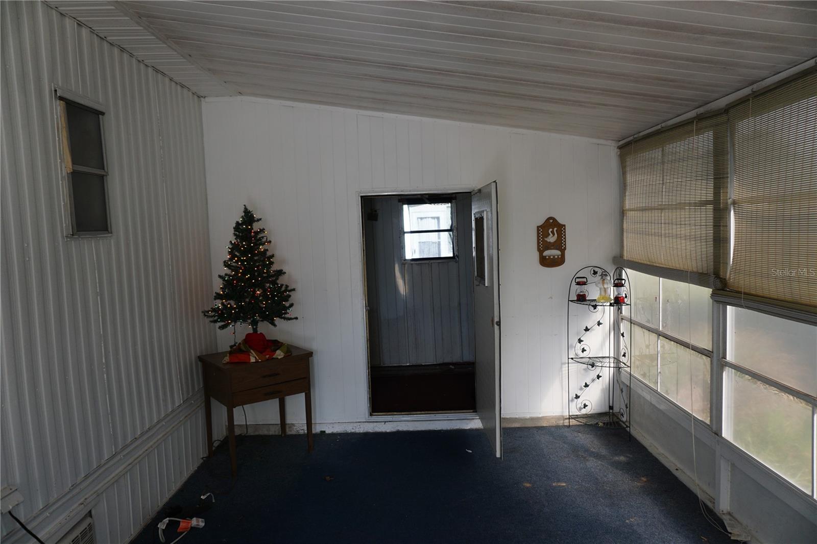 Bonus Exterioir Room behind Carport