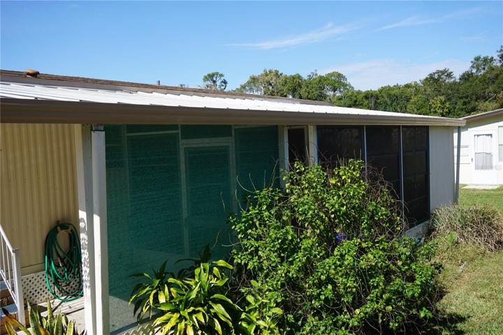 Carport/ Right Side