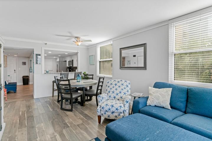 Dining area off the kitchen