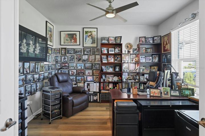 Office/den/3rd bedroom