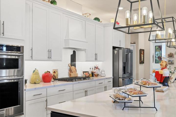 Gourmet kitchen