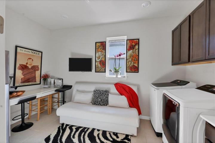 2nd bedroom