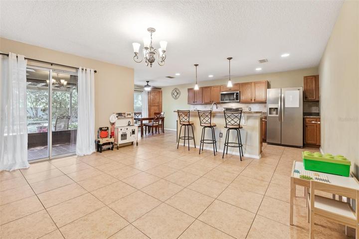 Dining Space, Breakfast Bar, Kitchen, Eat in Space