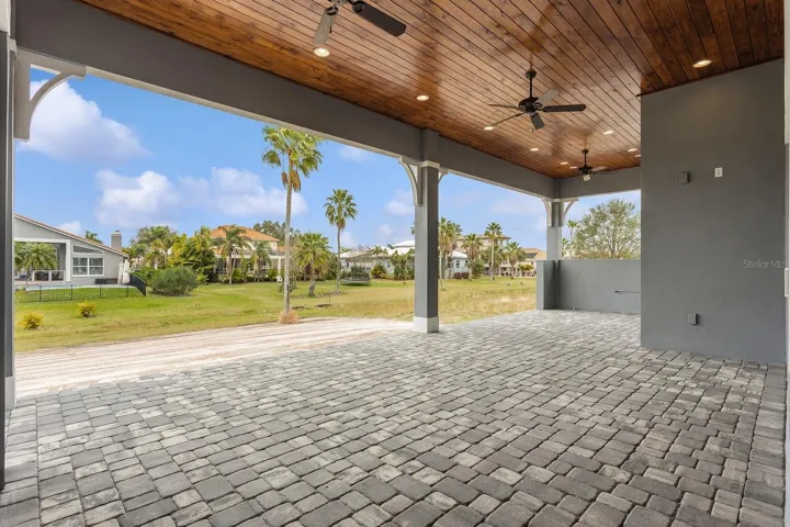 Rainbird Sprinkler System. Full Coverage. Timer in Garage.