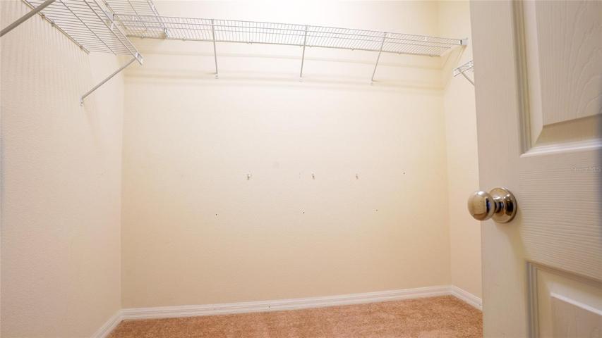 Walking closet