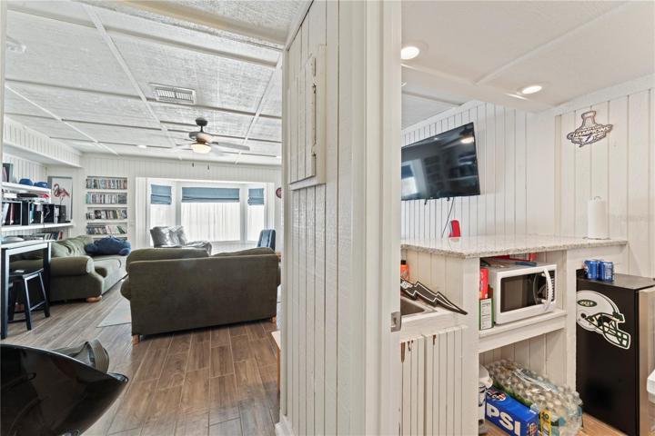 Wet bar - game room