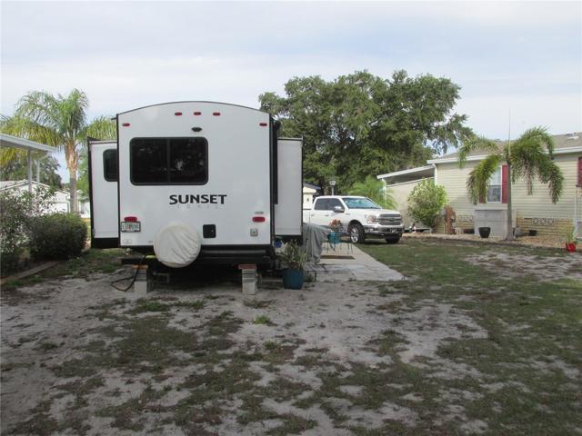 Does your RV have slides on both sides? No problem, there's plenty of room for that here.