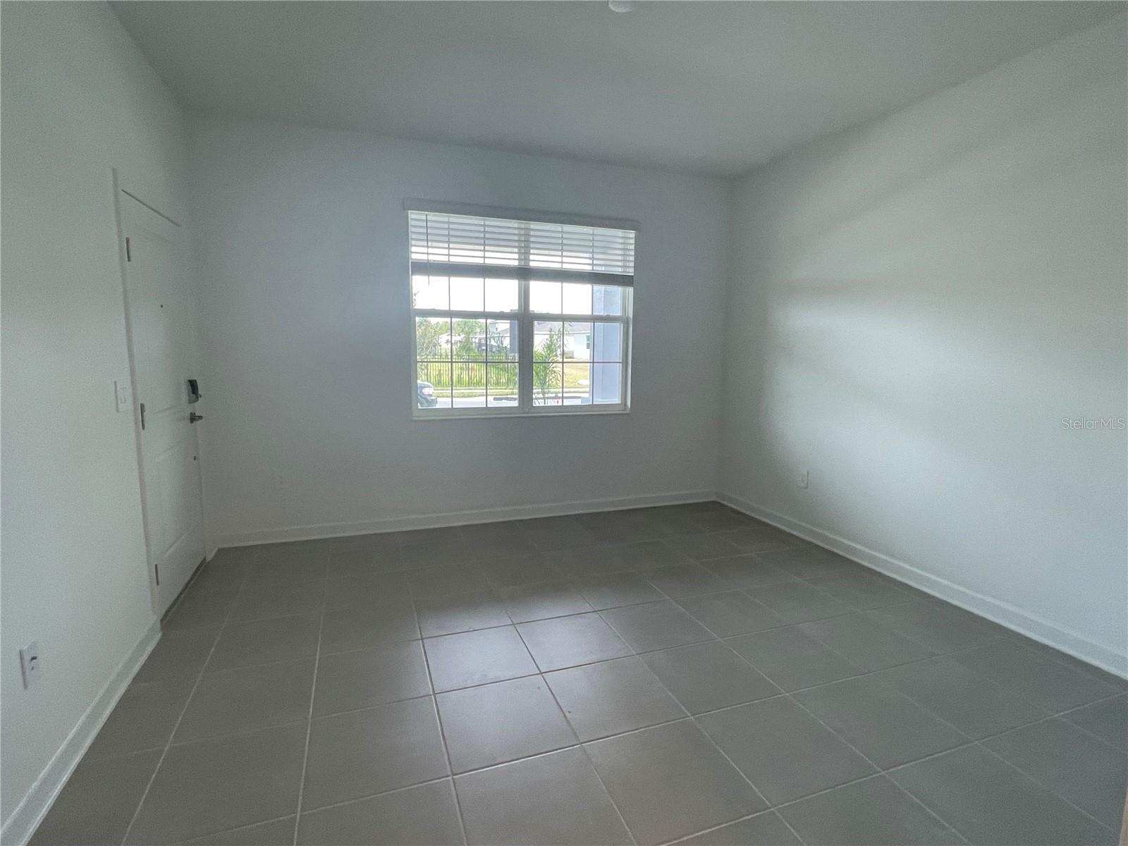 Living area in lockout or 5th bedroom/office