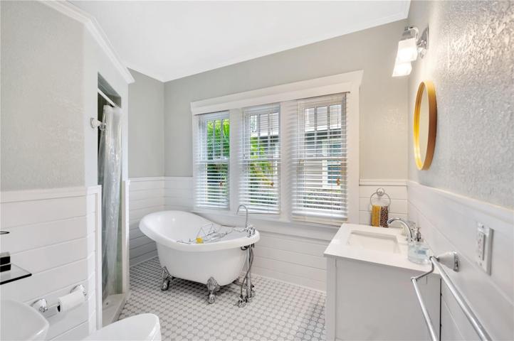 Spacious 3rd Bathroom With Clawfoot Tub!