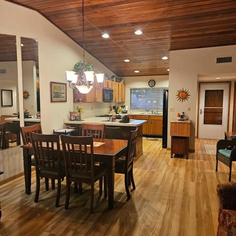 Dining to kitchen