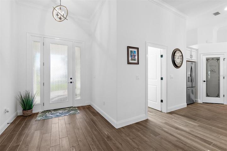 Foyer w/Wood Plank Tile Floors