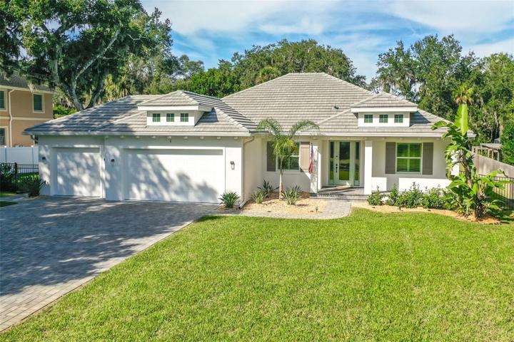 Mature & Manicured Landscaping