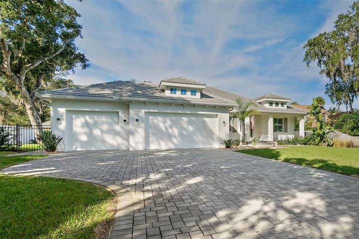 Pavers Driveway to 3 Car Garage