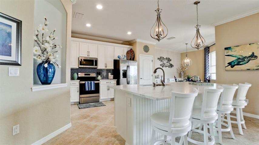 Full Shot of Kitchen & Breakfast Area