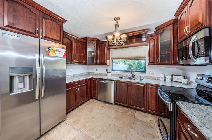 Kitchen, Appliances are approximately 2 years old