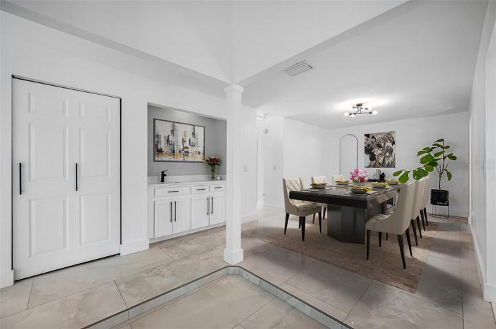 Virtually staged dining room