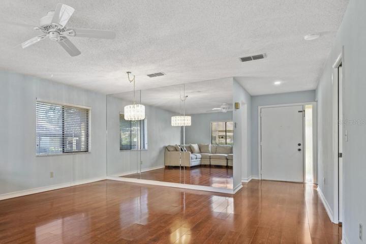 Formal Dining / Foyer