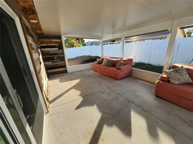BACK SCREEN ROOM/PATIO
