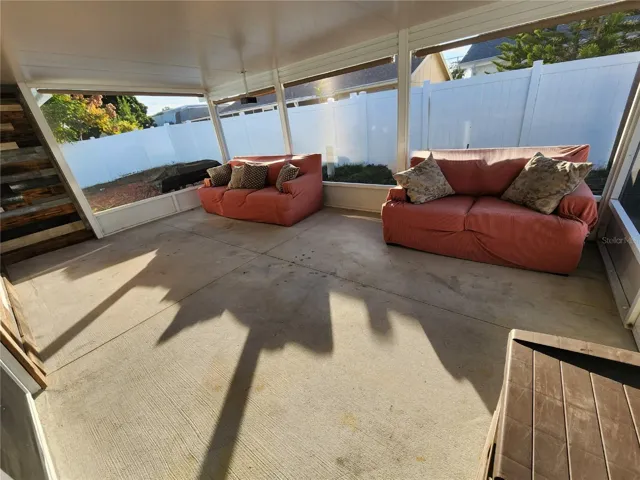 BACK SCREEN ROOM/PATIO