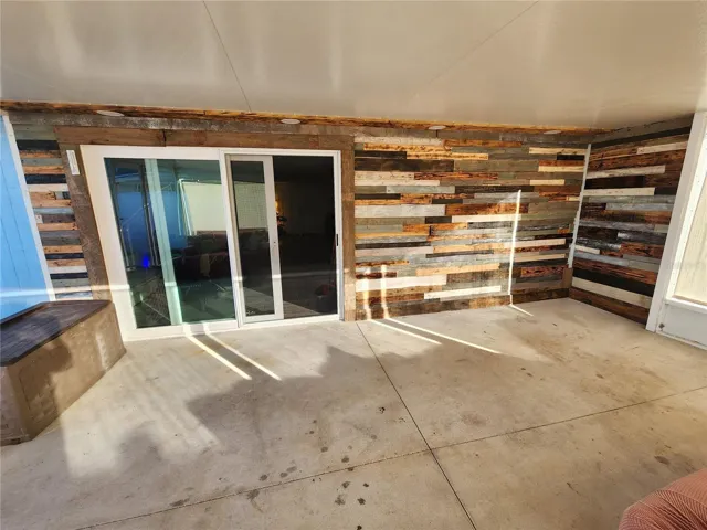 BACK SCREEN ROOM/PATIO
