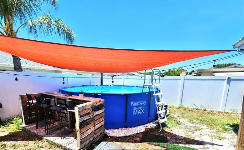 POOL ABOVE GROUND