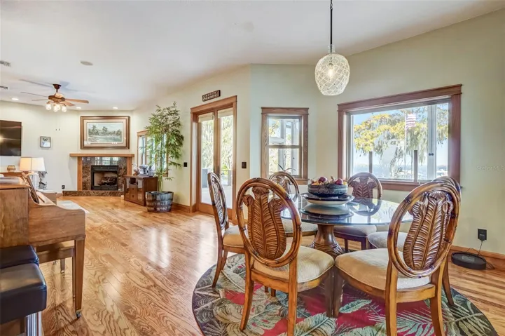 Dining table, viewing the lake