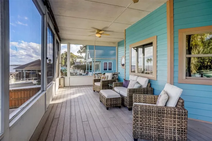Balcony porch