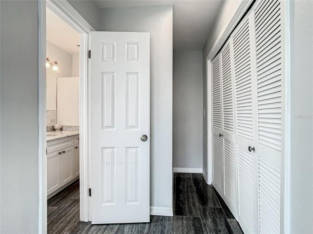 Ensuite bath in main bedroom