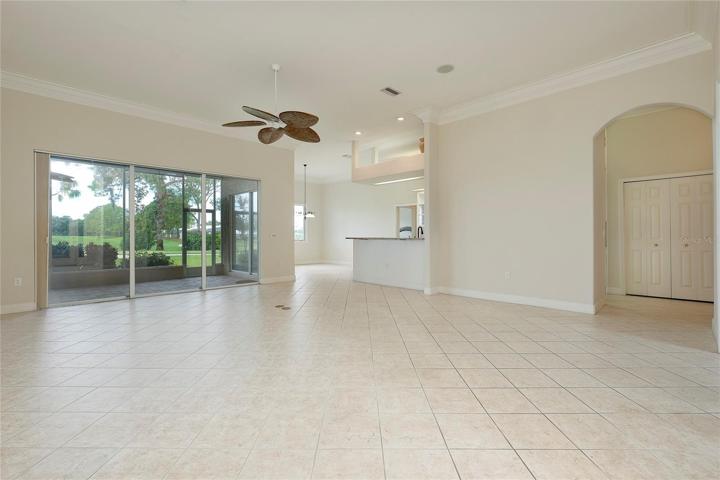 12'ceilings, crown moldings
