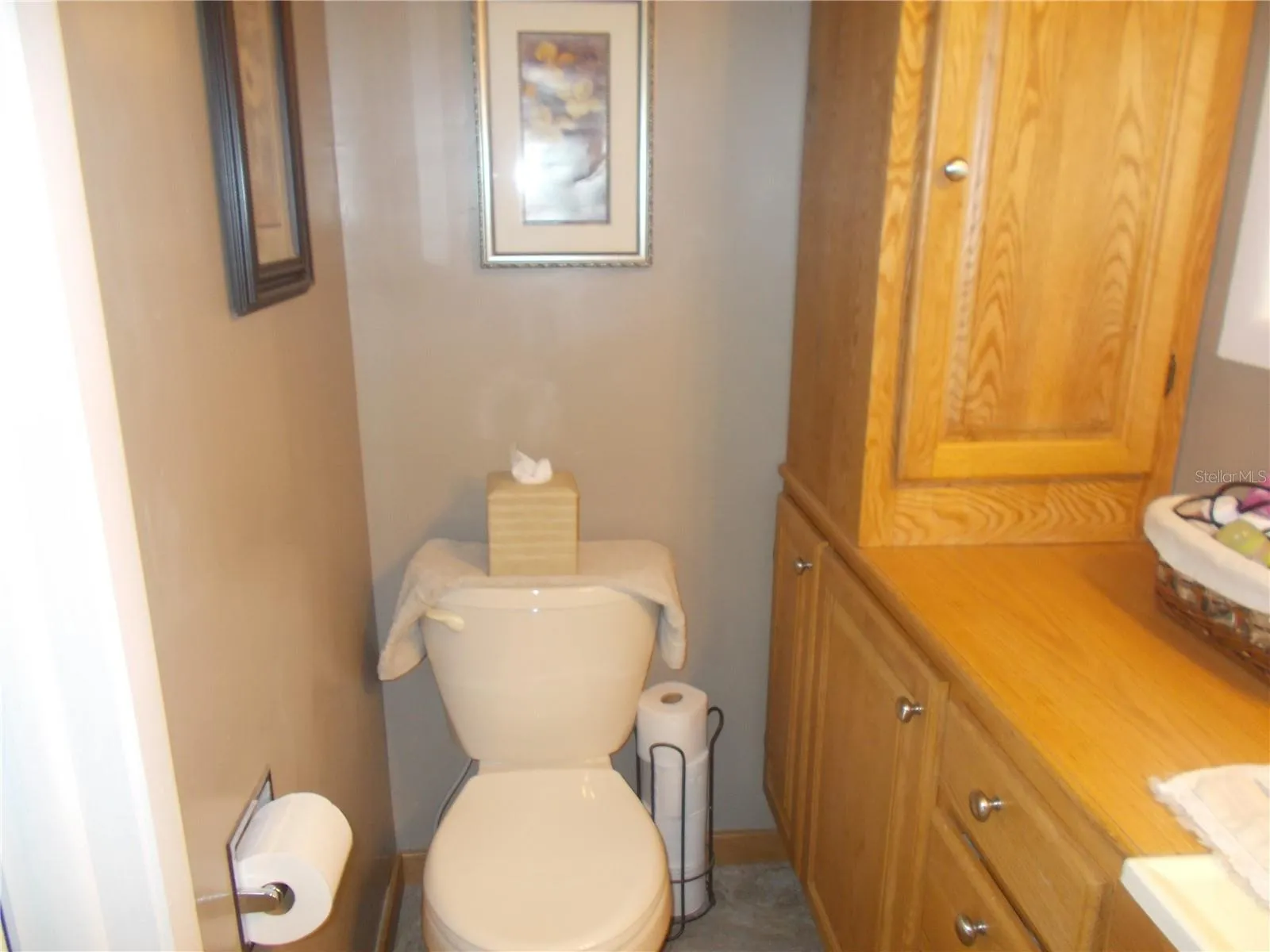 Master Bathroom - Vanity has a hamper