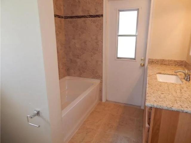 2nd Bathroom/Pool Bathroom