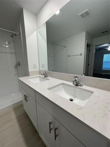 double sink in master bathroom