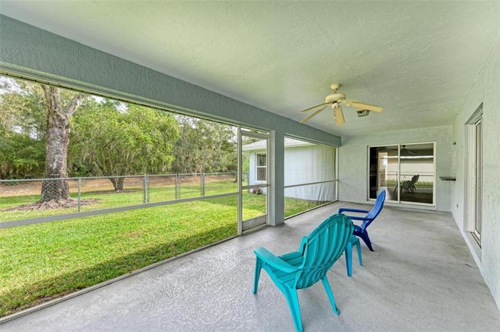 Overlooking private and peaceful backyard