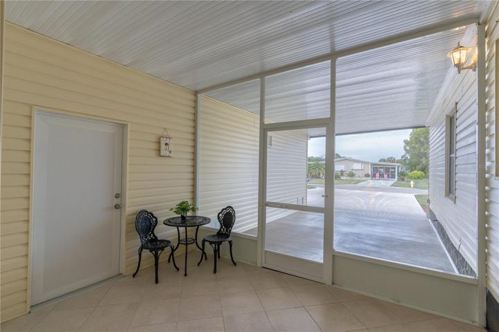 Entry Lanai