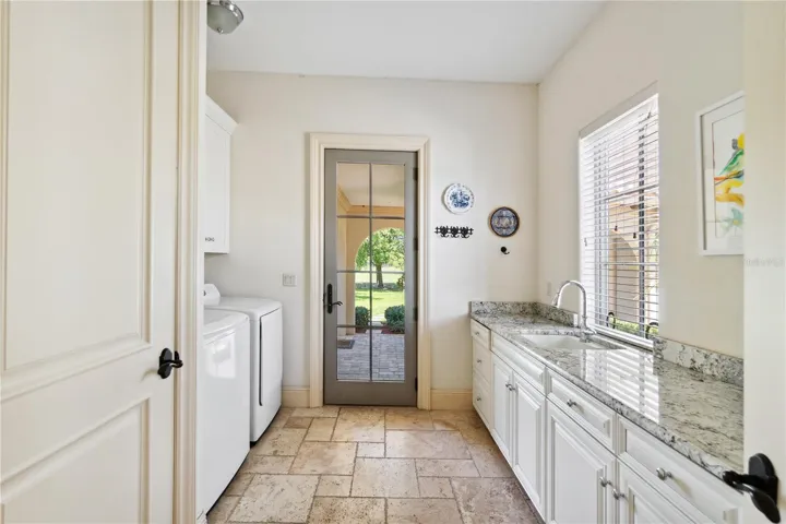Laundry Room w/closet
