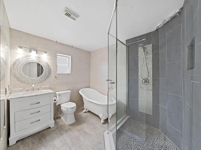 Primary en-suite