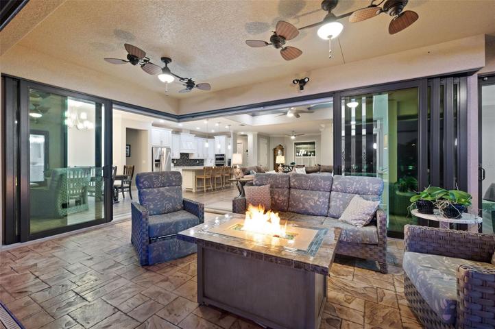 Enjoy the indoor and out door at the same time