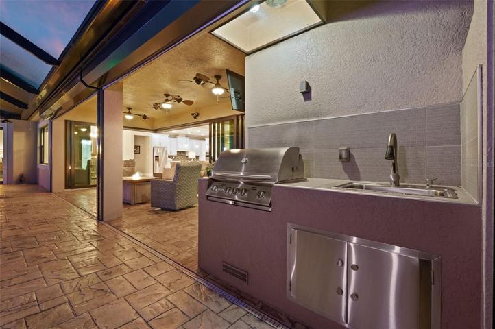 Outdoor Kitchen
