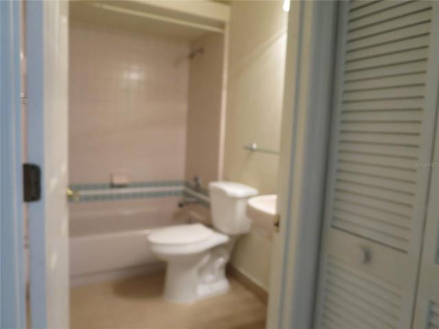 2nd Hallway Bathroom by the 2nd Bedroom