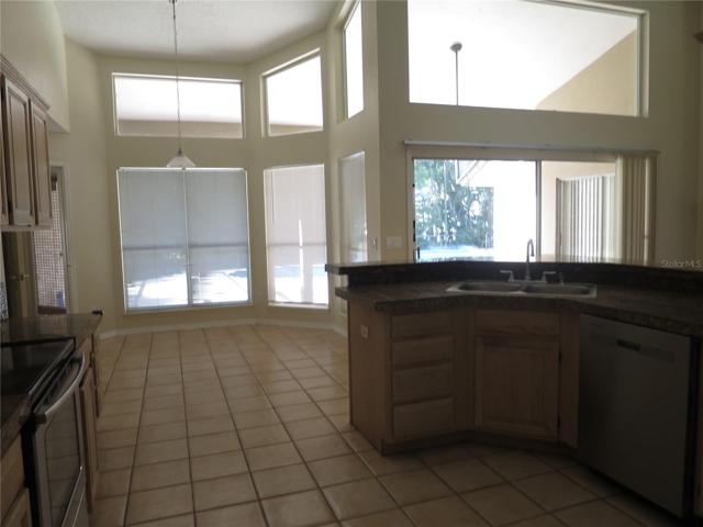 Kitchen to Dinette area