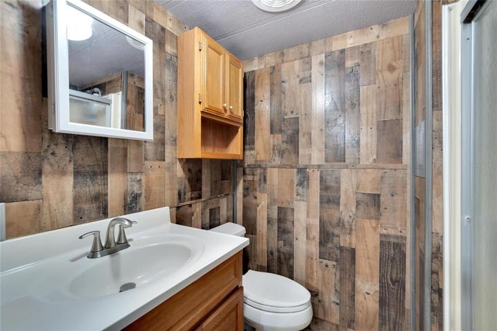 Primary en suite bath