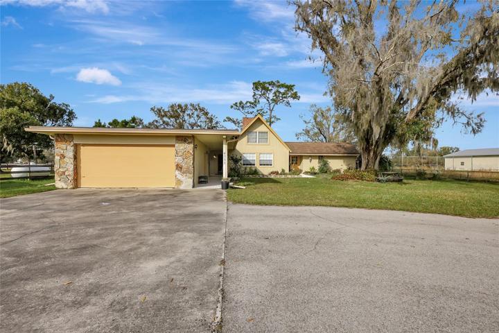 house with 2 car garage