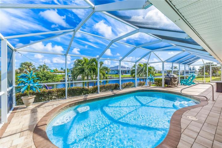 Pool/Screened Lanai Area