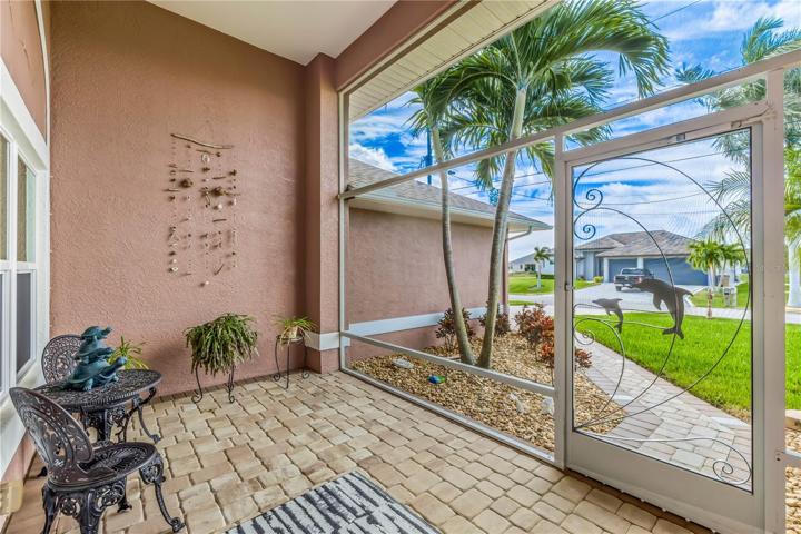 Screened Front Entry/Porch