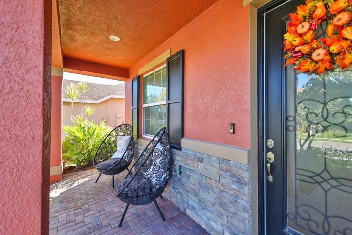 Front porch entrance