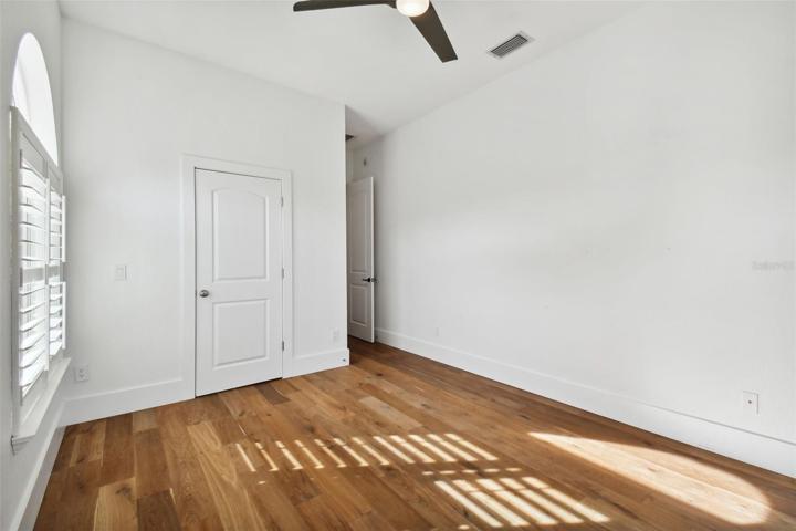 Bedroom additional view