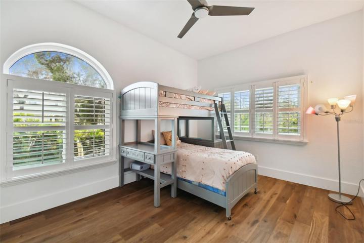 Upstairs bedroom 2