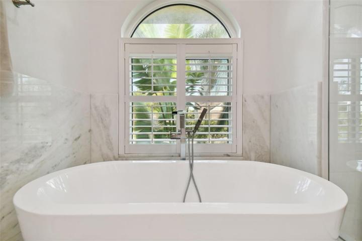 Garden tub
