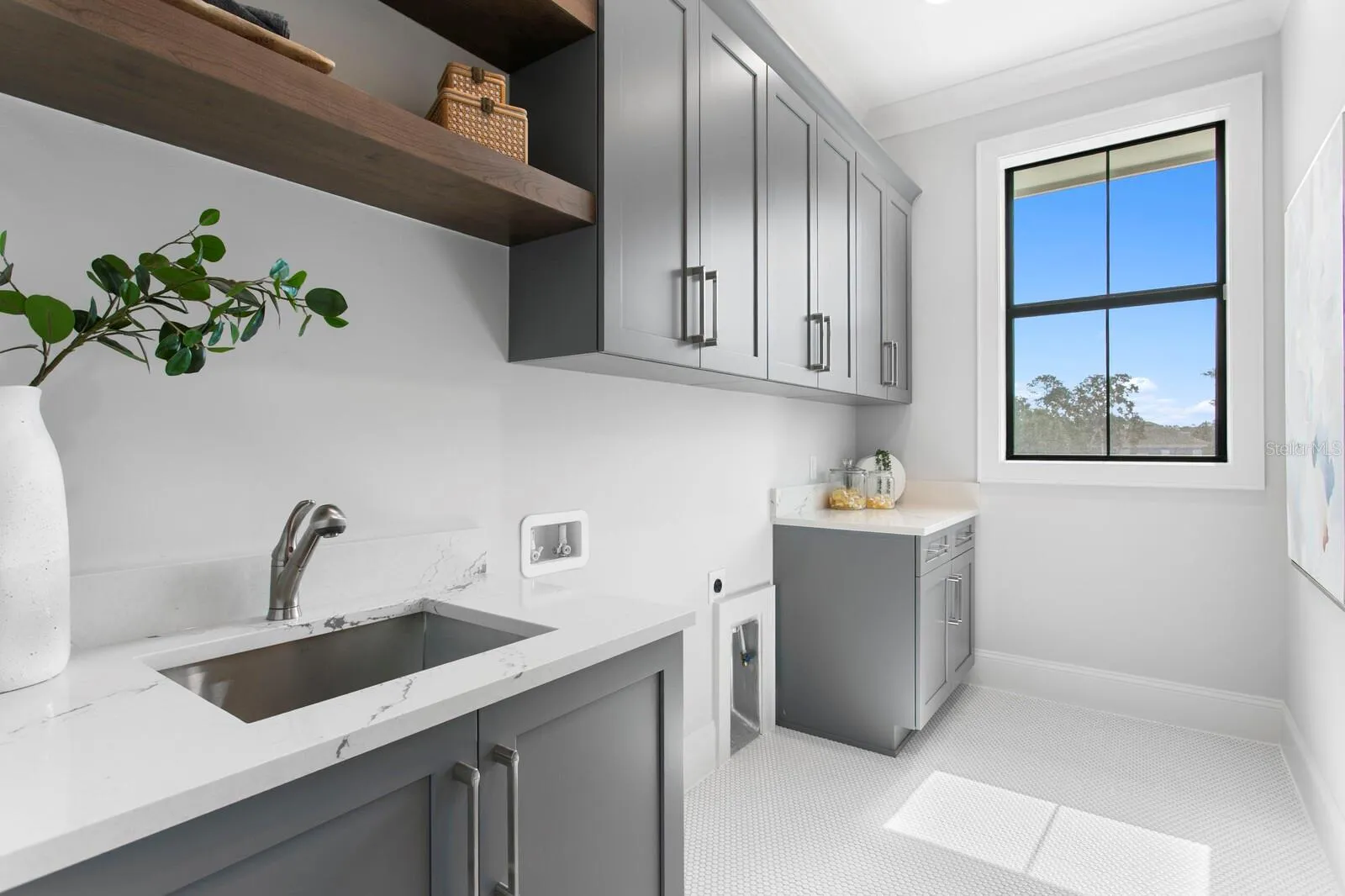 Tampa, Florida 33629, 5 Bedrooms Bedrooms, 0 ,8 BathroomsBathrooms,Residential,For Sale,LONGFELLOW,0,T3489940