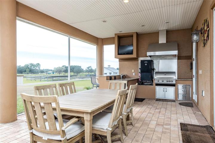 Entertainment Lovers Paradise Summer Kitchen
